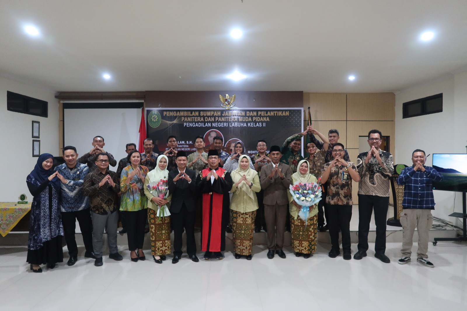 Pengambilan Sumpah Jabatan dan Pelantikan Panitera serta Panitera Muda Pidana Pengadilan Negeri Labuha