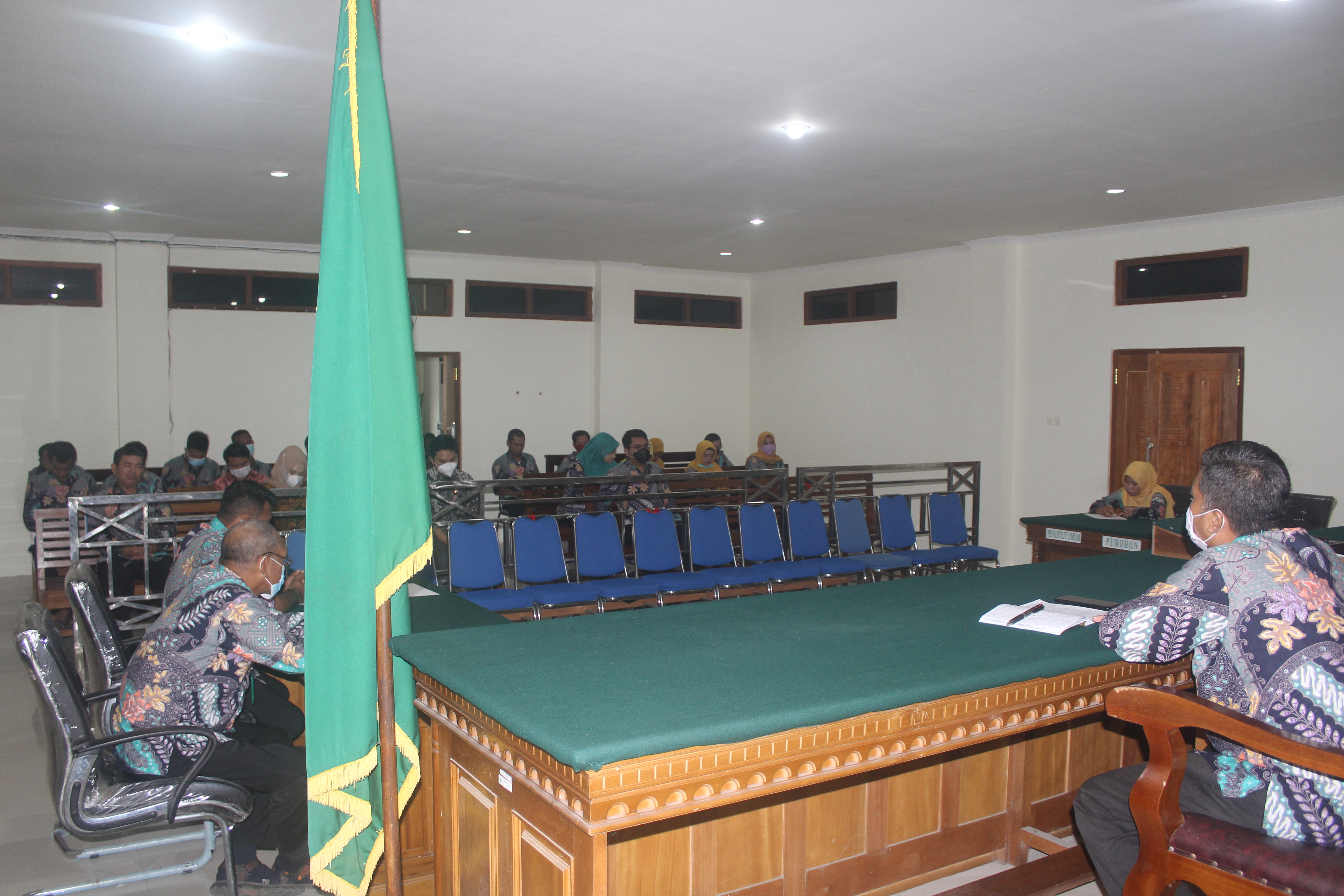 Rapat Bulanan Bulan September 2021 Pengadilan Negeri Labuha Sekaligus Pembagian Piagam Penghargaan Kinerja Terbaik Periode September 2021