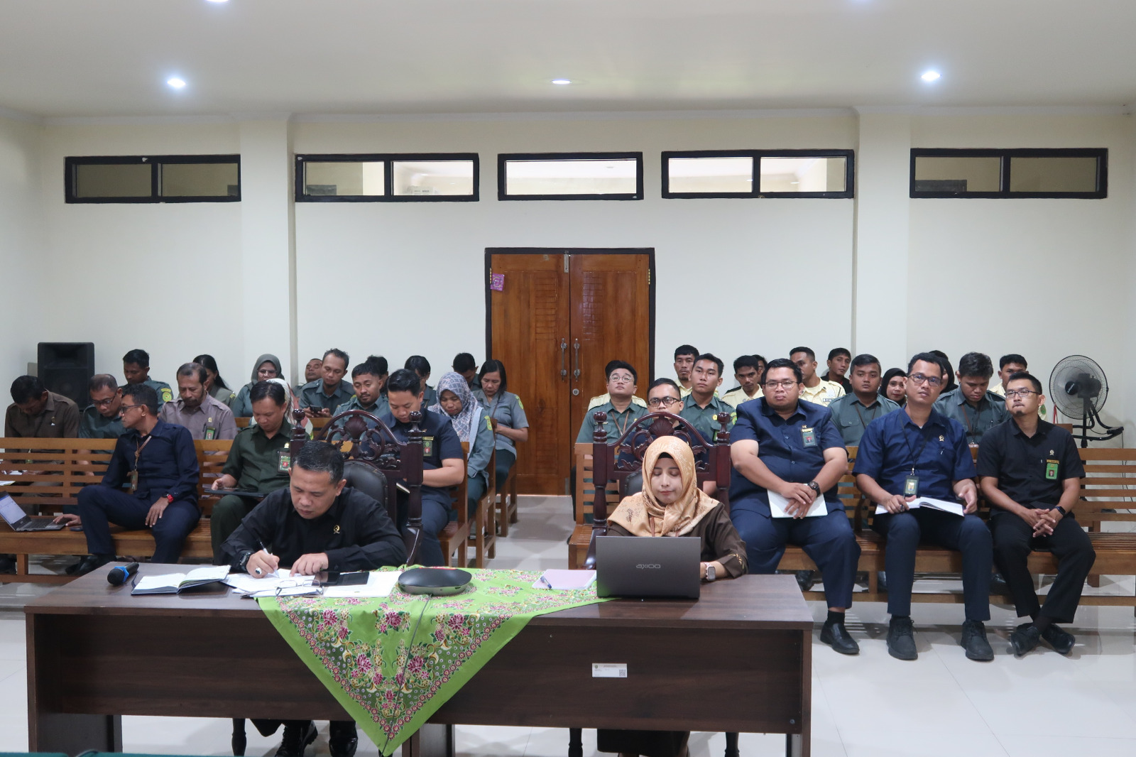 Pengadilan Negeri Labuha Mengikuti Pembinaan dari Ketua Pengadilan Tinggi Maluku Utara Secara Virtual