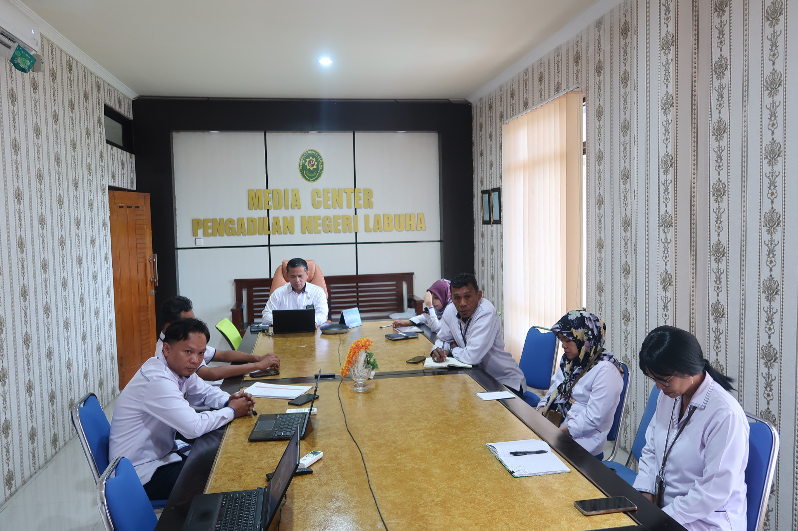 Pengadilan Negeri Labuha mengikuti Penyusunan Naskah Urgensi Tahun Anggaran 2026
